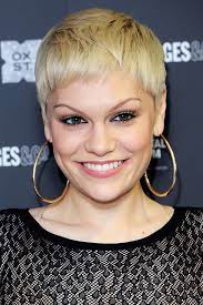 Jessie J Pixie In Blonde Short Hair Styles Short Blonde Hair Short Curly Wigs