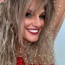 Carol Blunt's Instagram, Twitter & Facebook