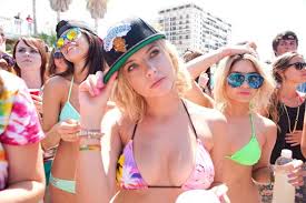 The most incredible spring break party scene is at the oasis cancun featuring dj's, activities and concerts. Costumes In Spring Breakers How To Do A Spring Breakers Costume