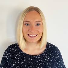 I am excited to announce that last week I officially graduated from Deakin  University in Bachelor of Commerce (Human Resource Management) with  distinction. Working full-time whilst studying has…