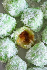 Ondeh Ondeh Ready To Serve In 2021 Grated Coconut Palm Sugar Pandan