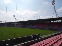 Il connaît visiblement mal l'histoire des marques françaises sur son continent. Stade Ernest Wallon Wikipedia
