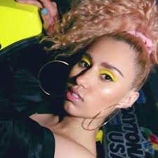 By sticky facts editorial staff. Meet Raye The Rising Brit Singer With The Mesmerizing Pale Pink Curls Vogue