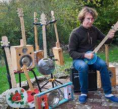 Beaucoup d'instruments ont subi des transformations, des modifications. Quand Les Objets Du Quotidien Deviennent Musique