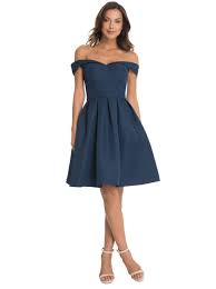 (einfarbig) anzug passt ihm gut, aber die. Wie Kombiniere Ich Dieses Schlichte Dunkelblaue Kleid Am Besten Sodass Es Nicht So Langweilig Aussieht Schuhe Abiball Kombination