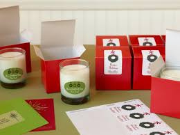 Personalize Christmas Gifts For Clients And Friends With Free Designs And Templates Aver Corporate Christmas Gifts Business Gifts Personalized Business Gifts
