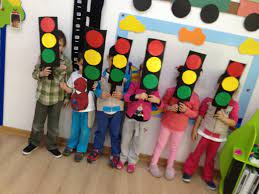 Traffic light art projects for preschool children have been a theme used for many years to teach traffic safety. Traffic Light Activities For Preschoolers Preschoolplanet