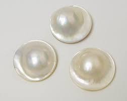 Pearls were the first gems discovered and used as ornaments in prehistoric ages. Types Of Pearls Www Sokosokoltd Com