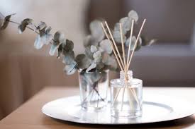 Wenn sie diese variante selber machen, benötigen sie hochprozentigen alkohol, zum tauchen sie zum abschluss die holzstäbchen kurz in die flüssigkeit, drehen sie nachdem sie die mischung hergestellt haben, gehen sie wie oben beschrieben vor: Raumduft Selber Machen In Drei Schritten Selbermachen De