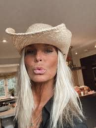 Today. No complaints. Hangover. Laundry. Hoovering. Saw an aeroplane. No,  saw two. No cooking. Leftovers. Hair of the dog. Tan-haters, hate on.  Tomorrow is winter again, dem forecasters say. What do they