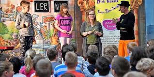 Mensch Argere Dich Nicht Projektwoche Beginnt Mit Theaterstuck