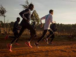 The frankfurt marathon is a marathon which has taken place every year in frankfurt am main since its inception in 1981. Julien Wanders Signe Chez Asics U Run