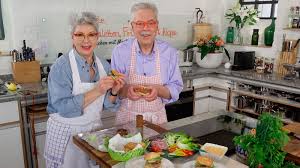 Mit Guten Buletten Oder Frikadellen Kann Man Alle Glucklich Machen Wenn Sie Locker Sind Kross Gebraten Kraftig Gewur Martina Und Moritz Buletten Frikadellen