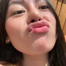 Kim Aubrey's Instagram, Twitter & Facebook