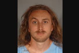 Đánh cảnh sát Quốc Hội ngày bạo loạn, ông Nam California lãnh 20 năm tù