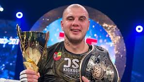 Tomasz sarara wygrał w walce wieczoru gali dsf 20: Dsf Kickboxing Challenge 18 Tomasz Sarara Nowym Mistrzem Daniel Omielanczuk Z Wygrana Sport Wp Sportowefakty