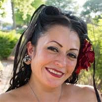 Kelly Roper's Instagram, Twitter & Facebook