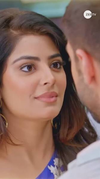 Kya Raunak ko yaad aa jaayegi ki aakhir kaun hai Payal?, Dekhiye #KumkumBhagya - Ek Naya Adhyay, har roz, raat 9 baje, sirf #ZeeTV par aur kahin bhi kabhi bhi @zee5shows par., @ektarkapoor @shobha9168 ...