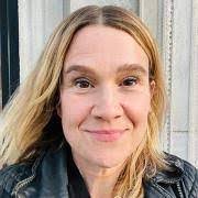 Elizabeth Chiles's Instagram, Twitter & Facebook