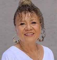 Lily Roberts's Instagram, Twitter & Facebook