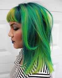 Its name comes from that of a bird—the eurasian teal (anas crecca)—which presents a similarly colored stripe on its head. 20 Ways To Rock Green Hair