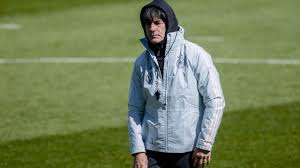 Hufnagel, picture da muss leroy den ball sauber reinpassen. Euro 2020 Bundestrainer Joachim Low Berichtet Von Neigung Zu Depressionen Wahrend Dfb Zeit Eurosport