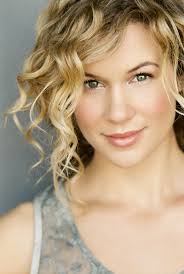 Sarah Souza's Instagram, Twitter & Facebook