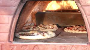 We serve a variety of food here at il forno a legna in rahway, nj. Cottura Nel Forno A Legna 4 Pizze Nel Forno Pizza Party Pizzone Marco Romano Youtube