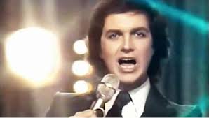 Ver las letras de camilo sesto y escuchar el amor de mi vida, vivir así es morir de amor, perdóname, ¿quieres ser mi amante? y más canciones! El Recuerdo De Camilo Sesto Y Otros Artistas A Traves Del Archivo De Canal 9 Cultur Plaza