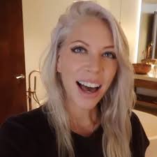 Julia Haw (@julia_haw) • Instagram photos and videos