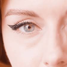 Do you struggle applying lashes? How To Get Perfectly Even Winged Liner Once And For All