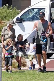 The actress is in perfect. Chris Hemsworth Shows Off His Very Ripped Arms As He Heads On A Mini Break New Idea Magazine