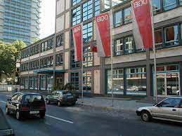 Die autoren haben darin die derzeit bekannten informationen über das haus zusammengetragen, bitten aber um kontaktaufnahme, falls weitere informationen und anekdoten bekannt sind. Saalbau Raumangebot Suche