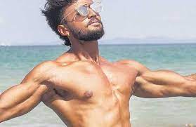 Fan Moment For Dhanveer Gowda The New Indian Express Dhanveer gowda fanz club officeal dhanveero twitter. fan moment for dhanveer gowda the new
