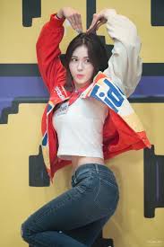 Pin Oleh Ismail Kurt Di Somi Gadis Korea Gadis Cantik Asia Selebritas