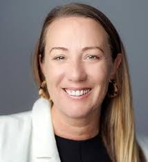 Nora Sutherland's Instagram, Twitter & Facebook