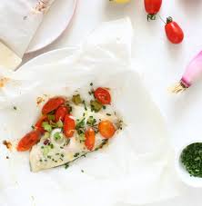 Irrorate il tutto con un filo d'olio, poi richiudete bene il pesce con il cartoccio. Acquistare Kit Filetti Di Orata Al Cartoccio Online
