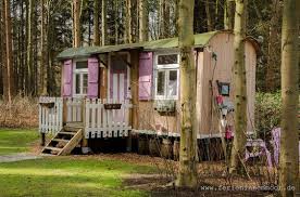 Der Bauwagen An Der Heide Ferienwohnung In Hemmoor Mehr Bauwagen Bauwagen Ausbauen Mikrohaus Design