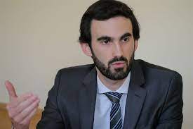 Tiago barbosa ribeiro, 34 anos, sociólogo, é um dos mais novos deputados do partido socialista (ps) na assembleia da república e também dos mais conotados com a facção mais à esquerda do partido. Tiago Barbosa Ribeiro Candidata Se A Lideranca Do Ps Porto