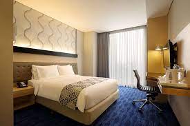 Queen Bed Room At Holiday Inn Express Jakarta Thamrin For More Details Www Holidayinnexpress Com Indonesia Or Www Holidayinnexpress Com J Bed Room Queen Beds