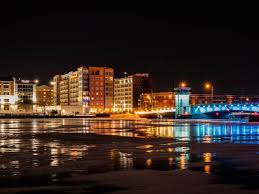 Where is a good spot near downtown to shoot a photo of the green bay skyline? Green Bay Social Distancing Activities To Keep You Balanced During Covid 19