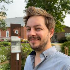 Voici le menu du L'Gros Luxe Deluxe. Apportez votre vin. Édition limitée.  Nous sommes situé au 451 Avenue Duluth