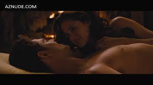 THE TWILIGHT SAGA: BREAKING DAWN - PART 2 NUDE SCENES - AZNude Men