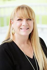 Wedding prices are up: How couples can save money, cut party costs