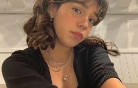 Natalie Robles's Instagram, Twitter & Facebook