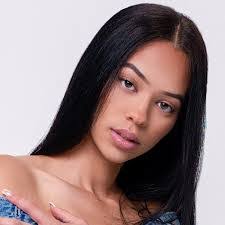 Kassandra Crespo's Instagram, Twitter & Facebook