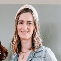 900+ profilů „Borucki“