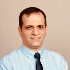 How to use Solid-Works for creating a fillet welding around a curved  surface?