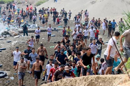 España envió al ejército a Ceuta tras la entrada masiva de migrantes desde Marruecos – Página|12