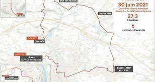 Peu de grands col alpins (pas de madeleine, de glandon, de croix de fer, de galibier, d'iseran, etc.) et une seule arrivée costaud dans les alpes, à tignes. Tour De France La Route De L Etape Change Laval Est Balisee En Mayenne Sport Laval Maville Com